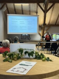 Vortrag im Saal im Dachgeschoss der Stadtbibliothek